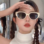 Women's Vintage Cat-Eye Sunglasses - Summer 'Hot Girl' Street Style, Trendy Premium UV Protection - Image 2