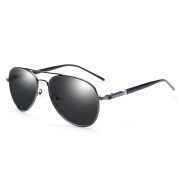 Men's Fashionable Polarized Photochromic Sunglasses - Day-Night Use Metal Frog Frame for Drivers - Image 3