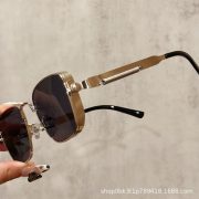 Men's New Euro-American Vintage Square Frame Steampunk Sunglasses with Indian-Inspired Design Elements - Image 2
