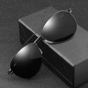 Men's Fashionable Polarized Photochromic Sunglasses - Day-Night Use Metal Frog Frame for Drivers - Image 2